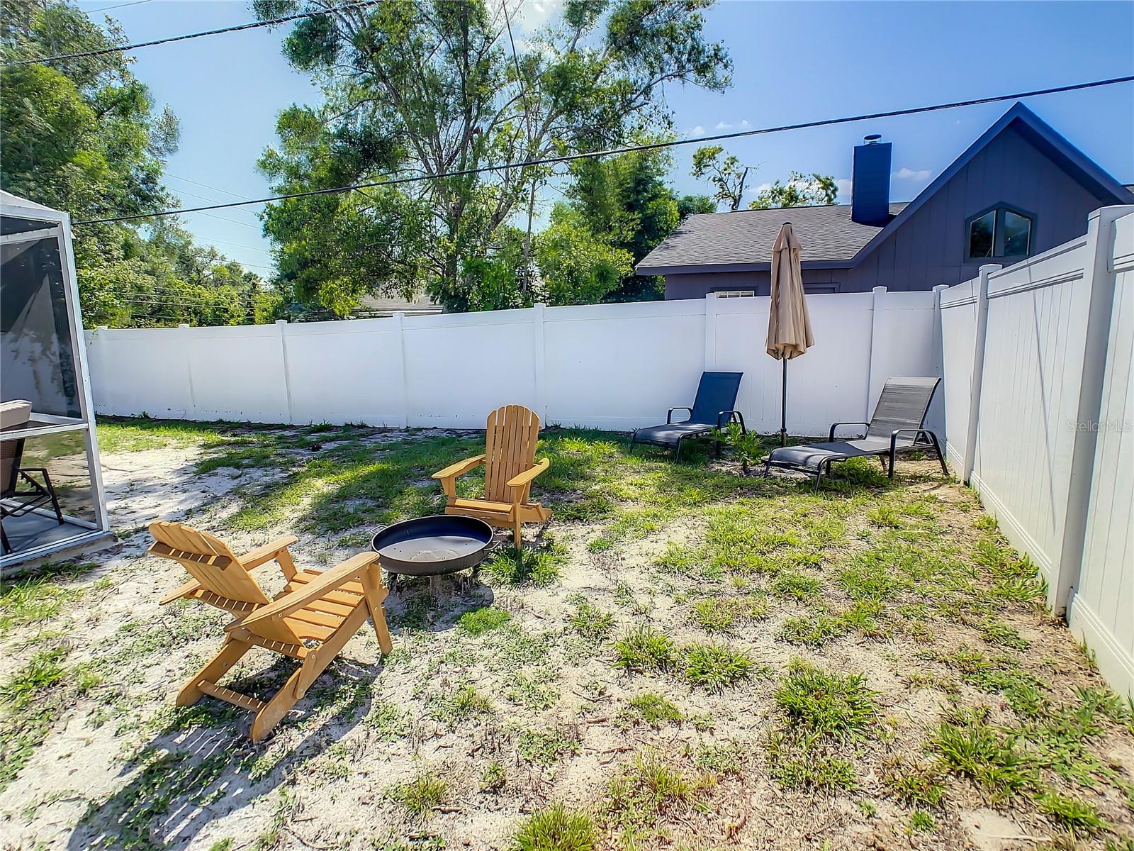 Image 68 of 81 For 896 Humphrey Boulevard