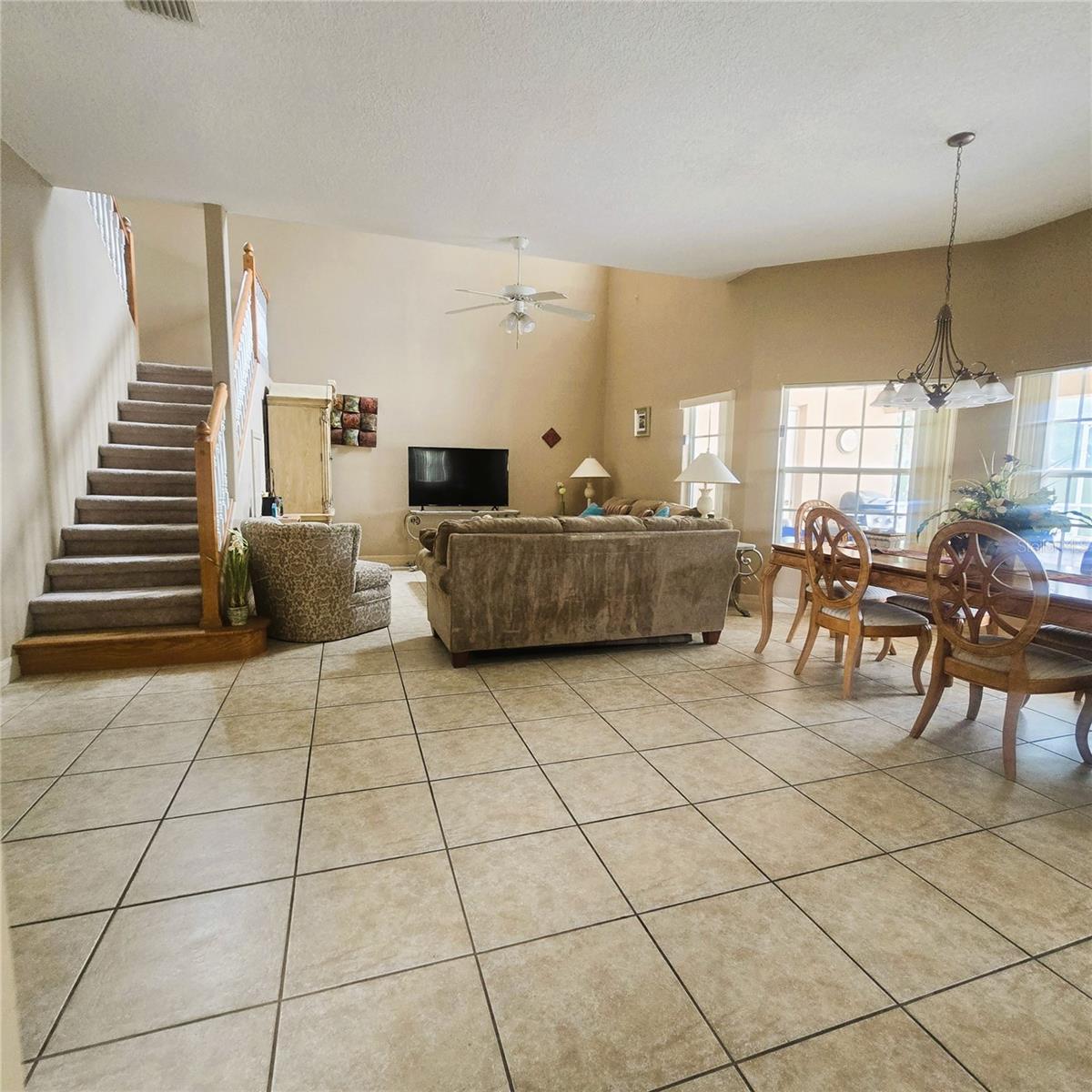 Image 6 of 18 For 225 Vista Drive