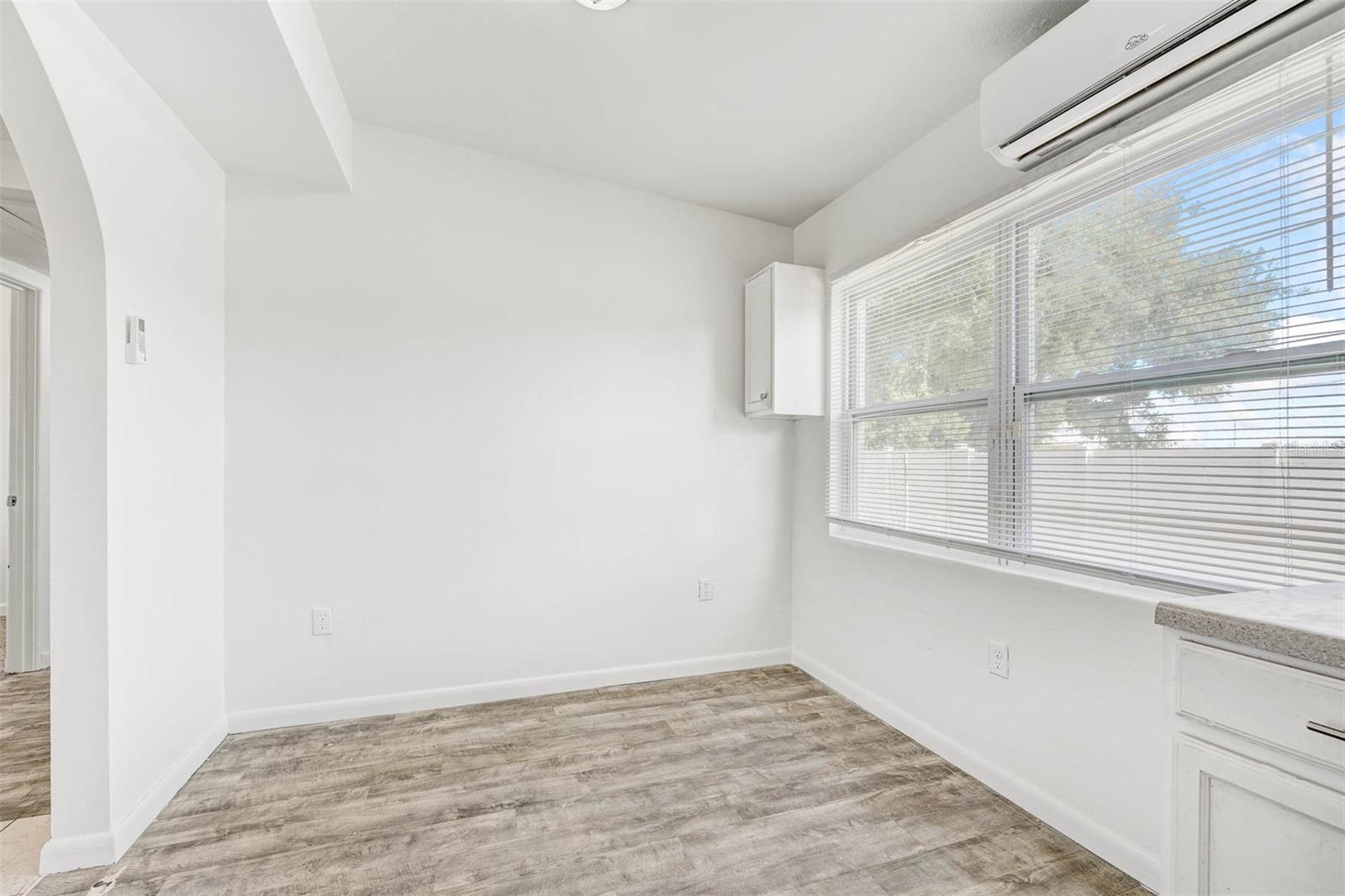 Image 18 of 20 For 5211 Bonnie Brae Circle