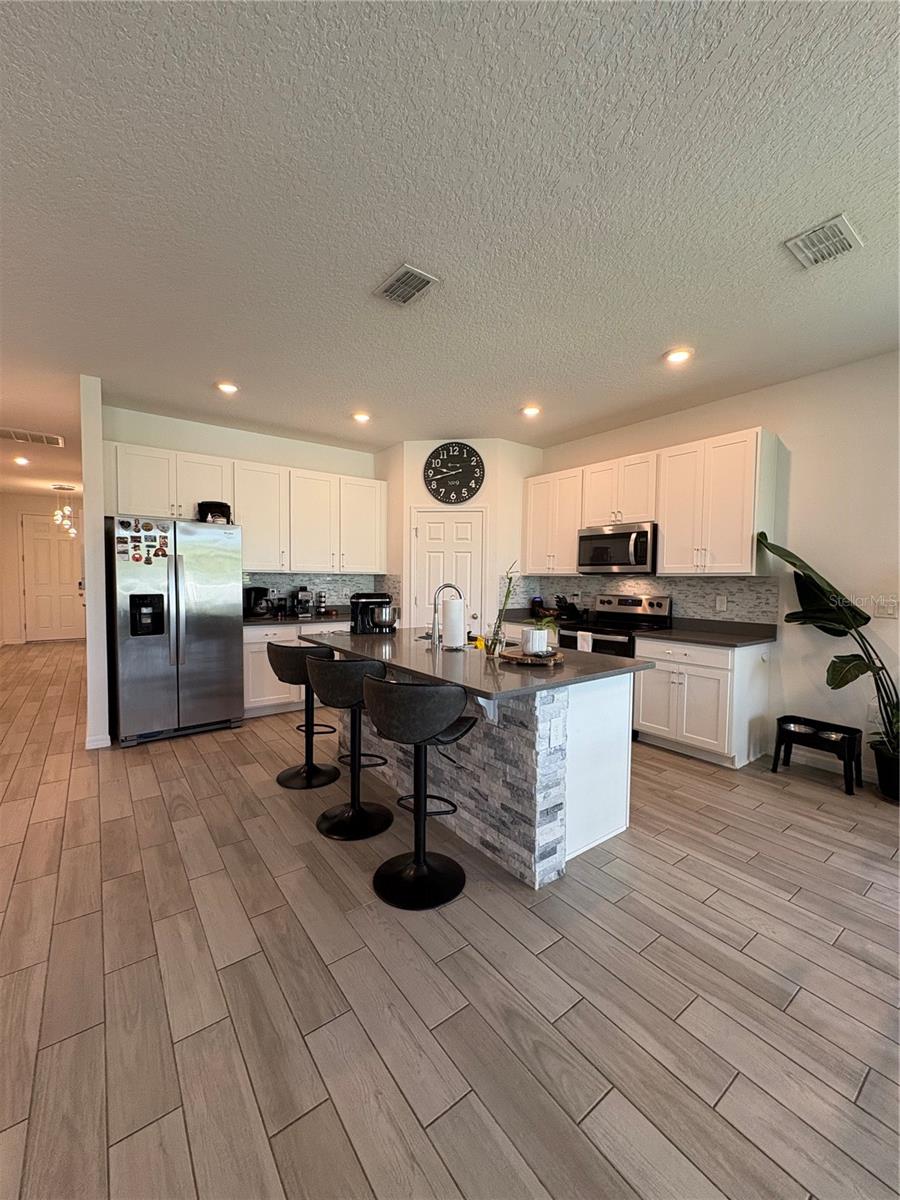 Image 5 of 33 For 2741 Neverland Drive