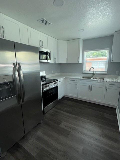 Image 3 of 5 For 415 Park Avenue A