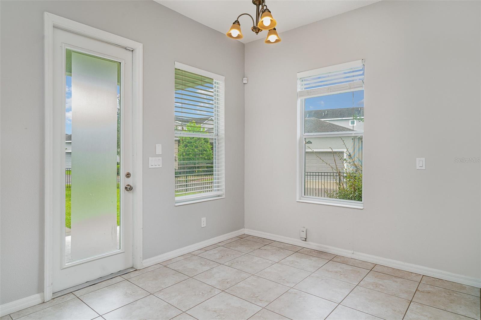 Image 5 of 18 For 11307 Grand Park Avenue