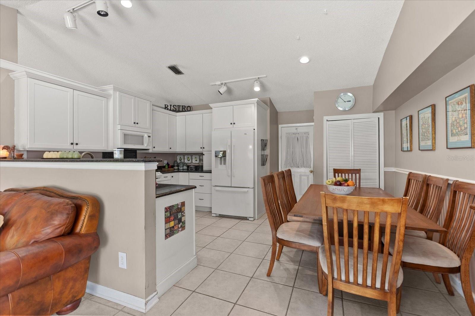 Image 11 of 34 For 293 Dublin Drive