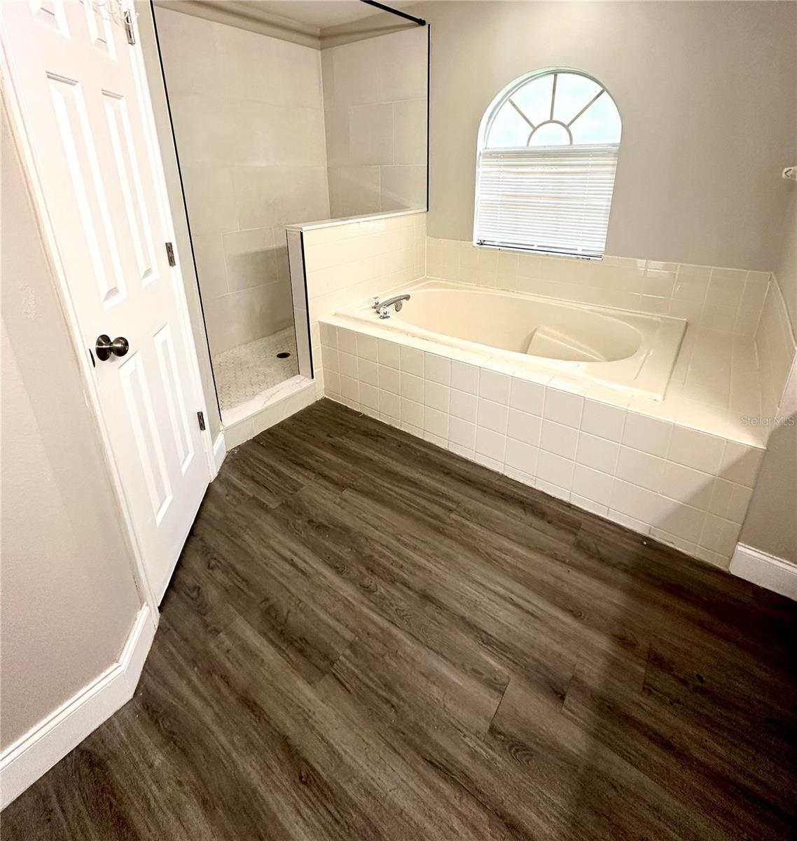 Image 17 of 27 For 71 Andora Court