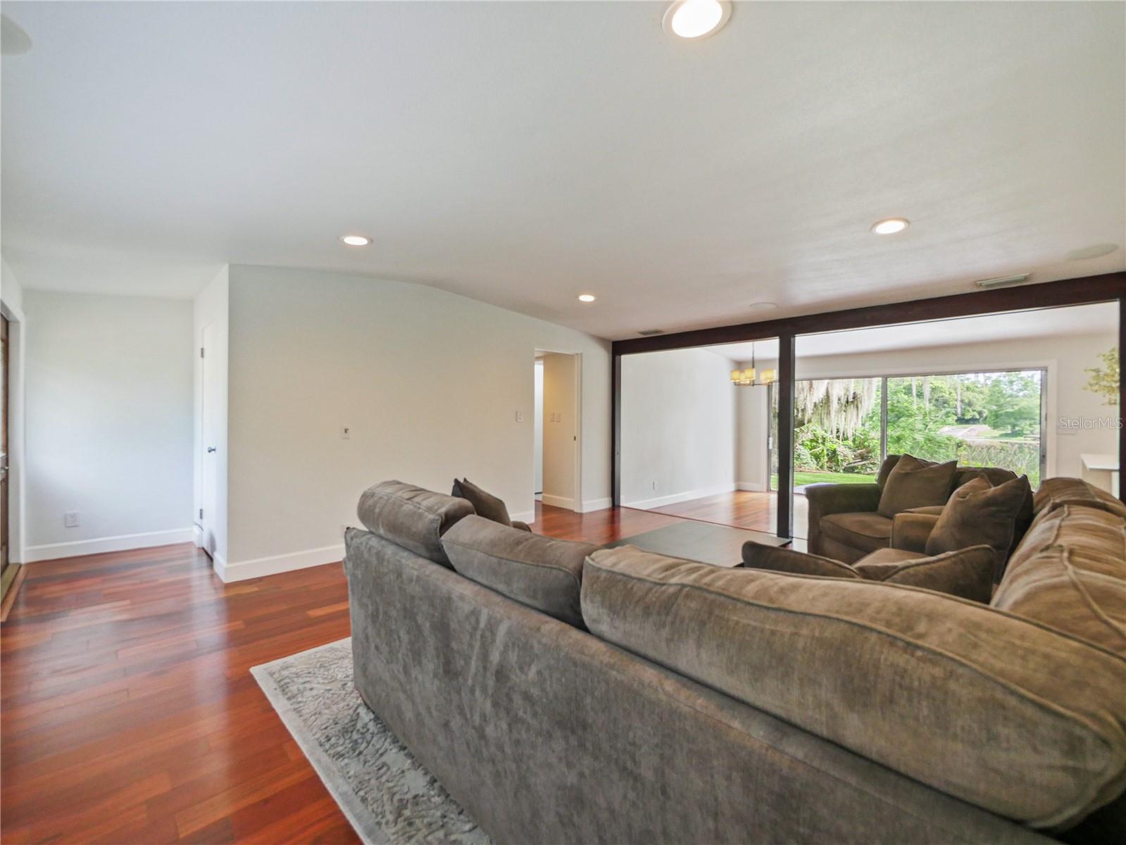 Image 4 of 21 For 2823 Wright Avenue