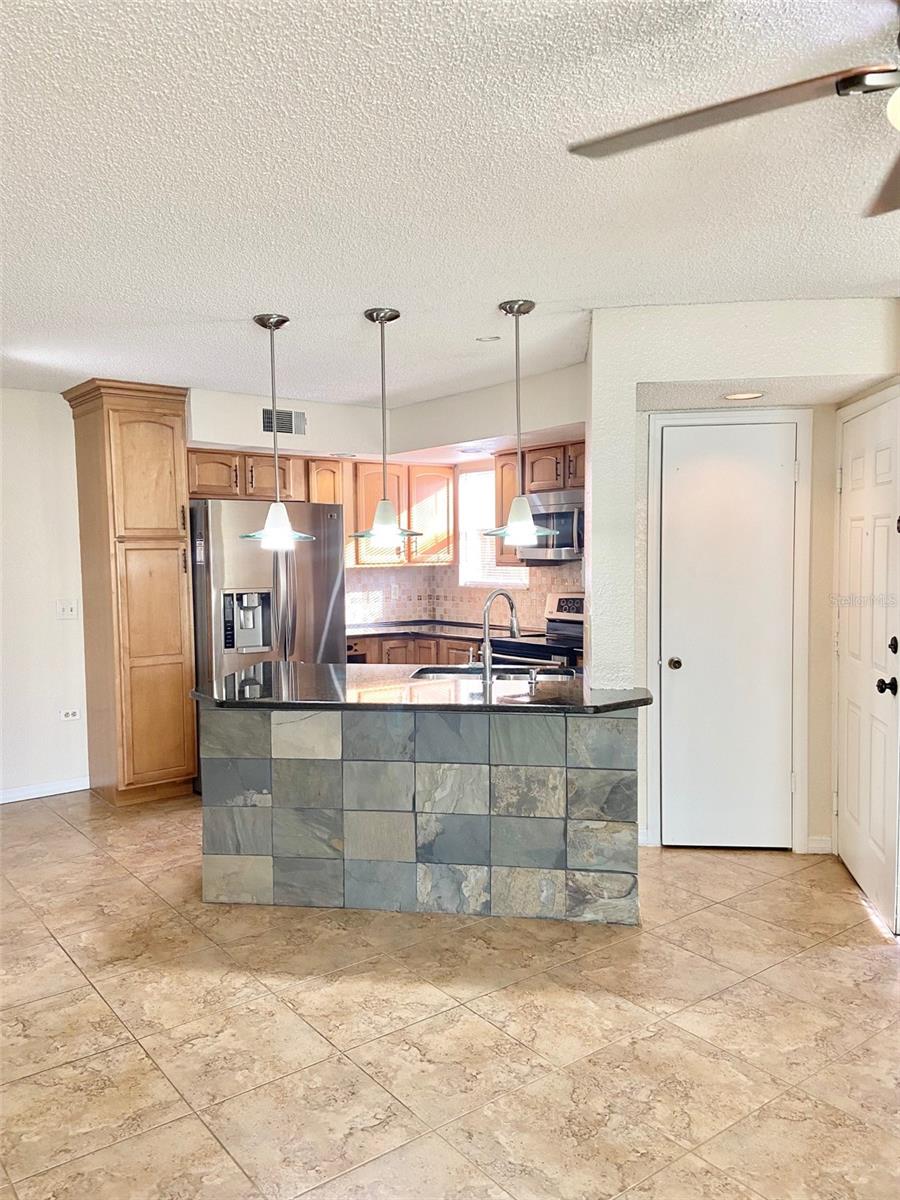 Image 4 of 25 For 5773 Gatlin Avenue 612