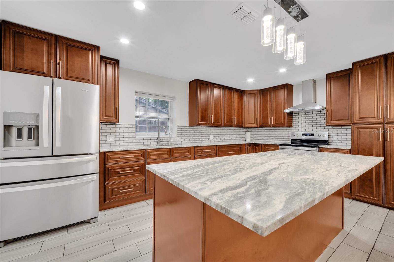 Image 2 of 60 For 1395 Meadowbrook Street