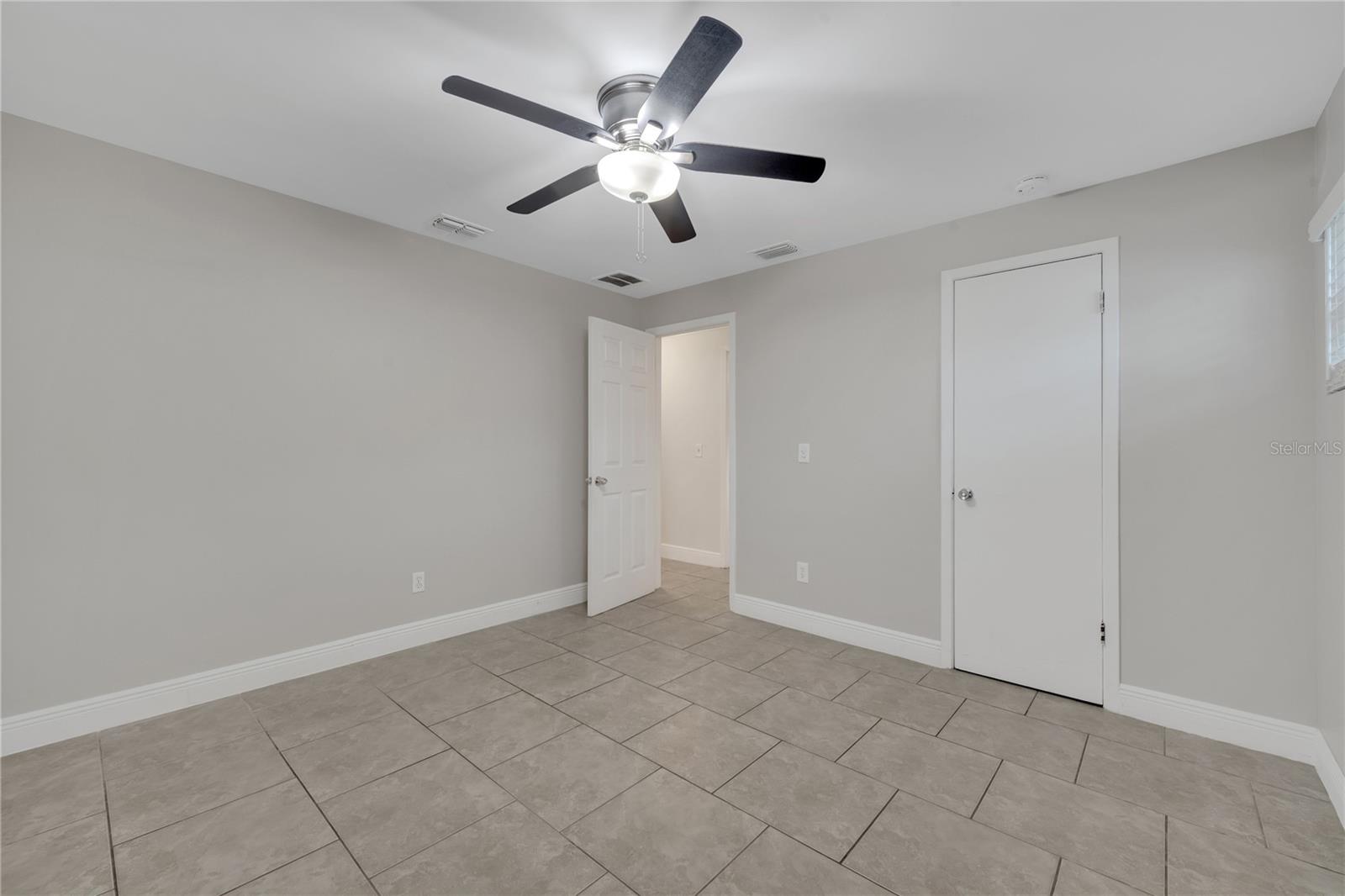 Image 23 of 60 For 1395 Meadowbrook Street