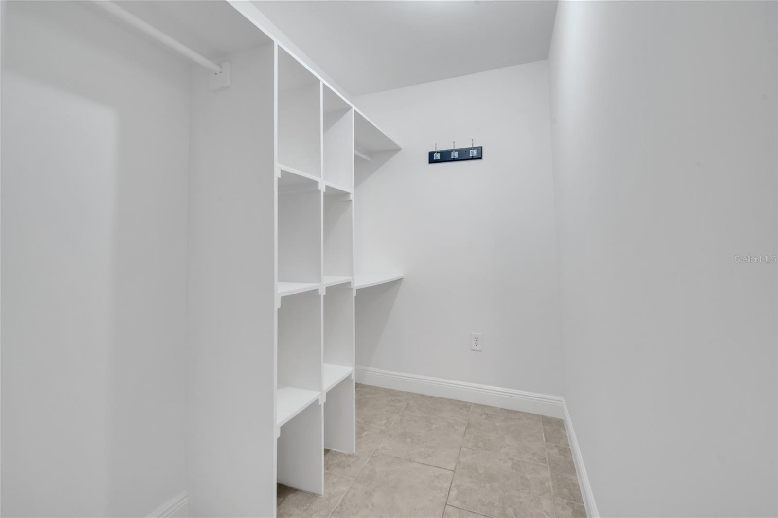 Image 32 of 60 For 1395 Meadowbrook Street