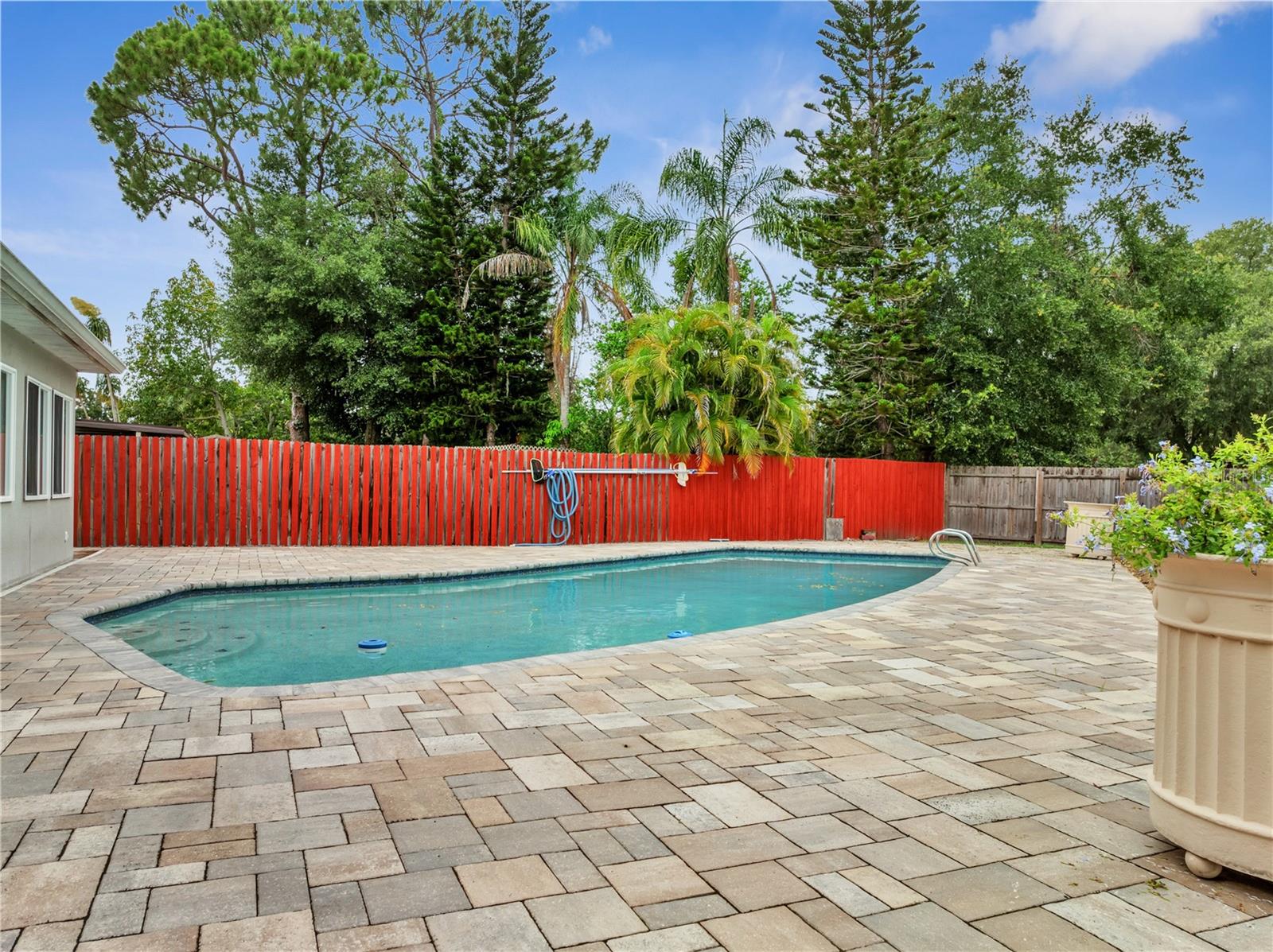 Image 5 of 60 For 1395 Meadowbrook Street
