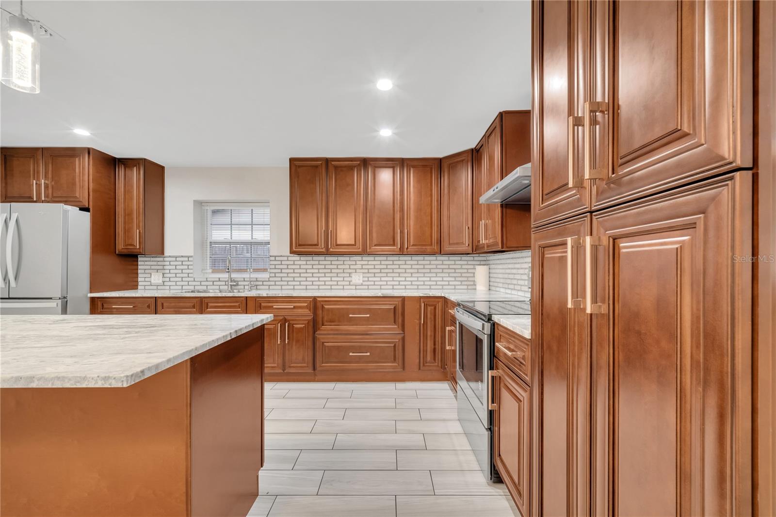 Image 7 of 60 For 1395 Meadowbrook Street