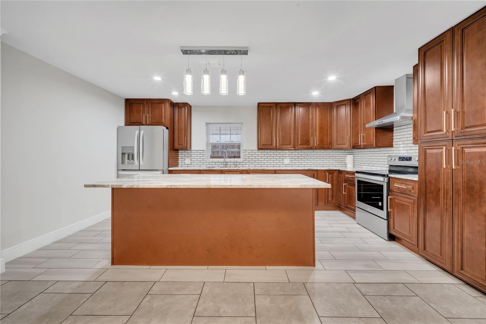 Image 9 of 60 For 1395 Meadowbrook Street