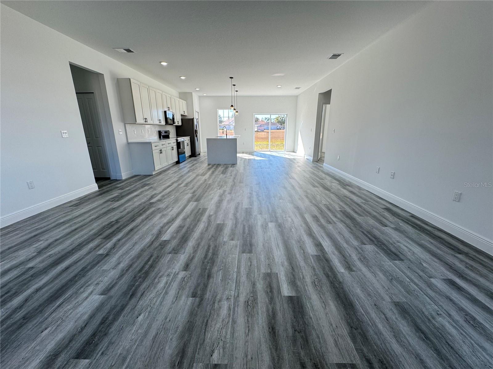 Image 10 of 43 For 7130 Glenridge Circle