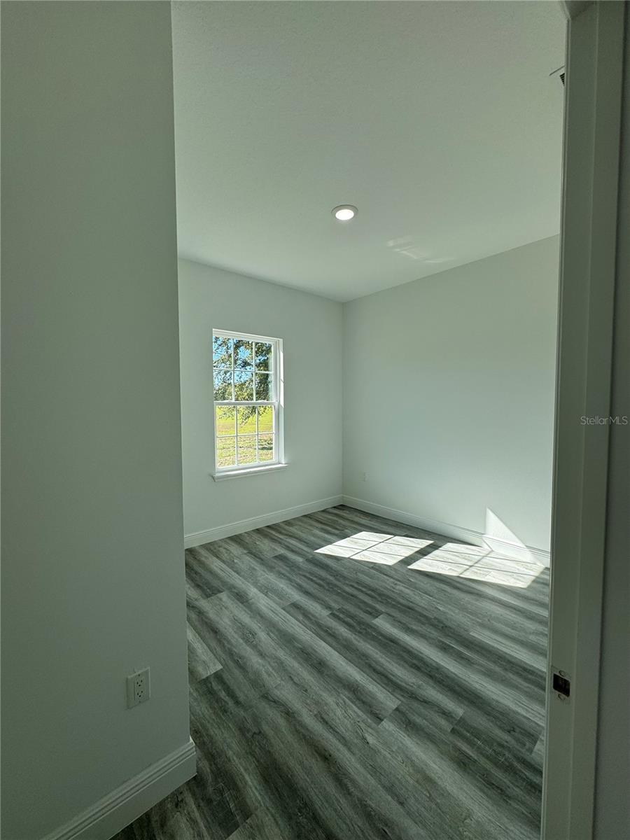 Image 28 of 43 For 7130 Glenridge Circle