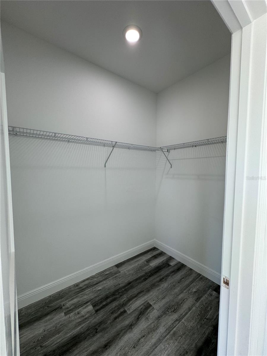 Image 38 of 43 For 7130 Glenridge Circle