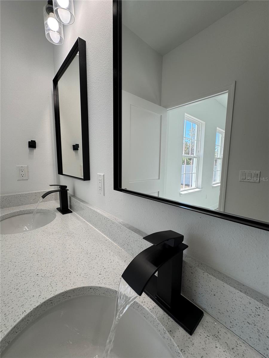 Image 41 of 43 For 7130 Glenridge Circle