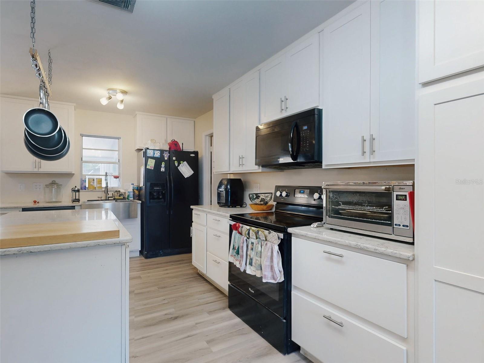 Image 18 of 52 For 204 Holly Drive