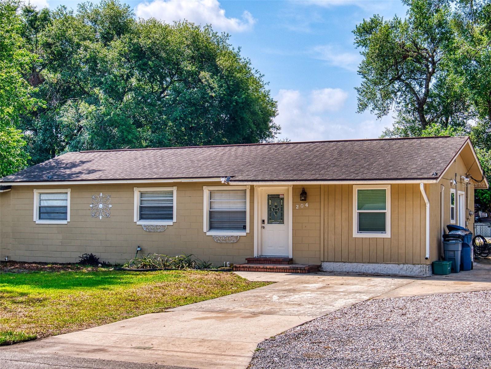Image 3 of 52 For 204 Holly Drive