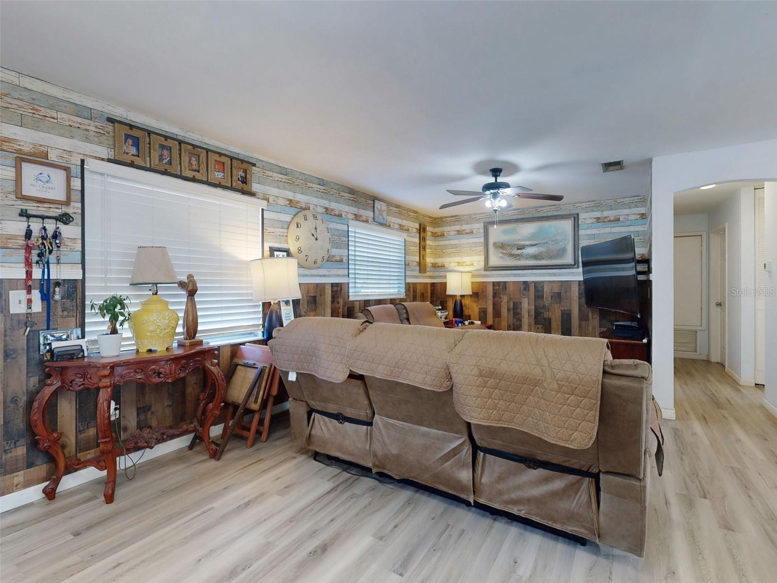 Image 7 of 52 For 204 Holly Drive