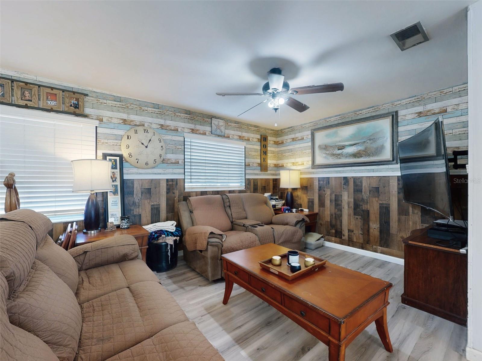 Image 9 of 52 For 204 Holly Drive