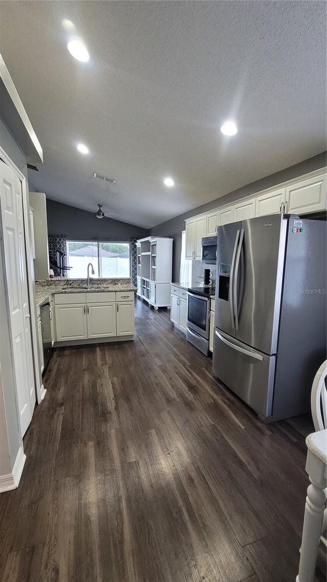 Image 20 of 30 For 645 Piermont Drive