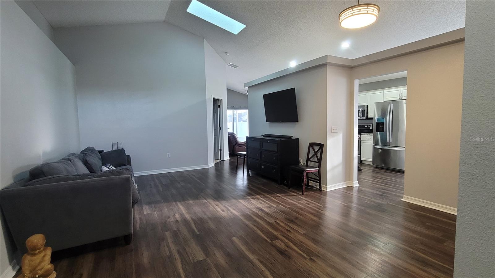 Image 4 of 30 For 645 Piermont Drive