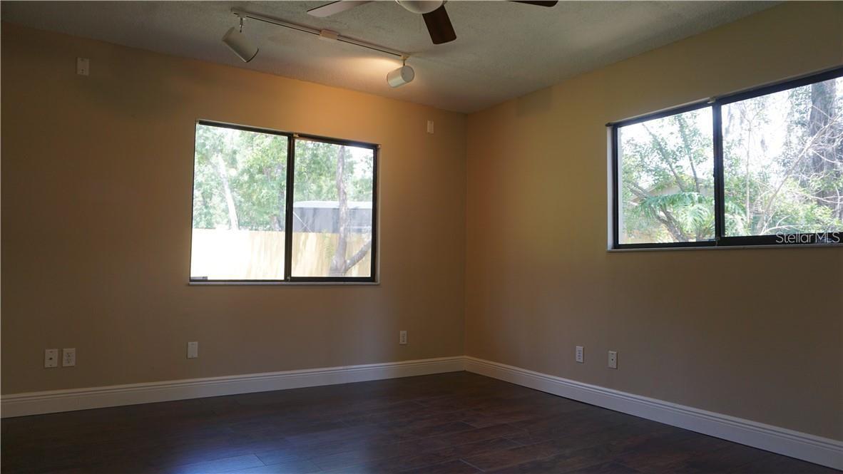 Image 10 of 11 For 1085 Cottonwood Court