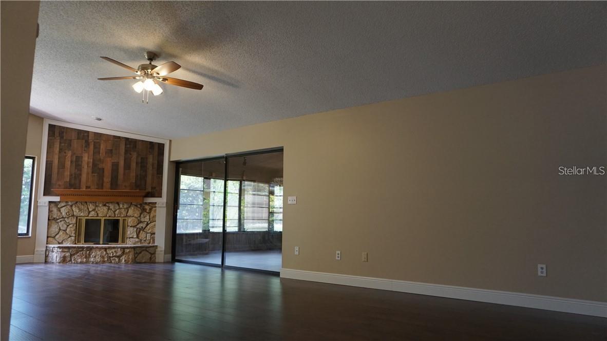Image 4 of 11 For 1085 Cottonwood Court
