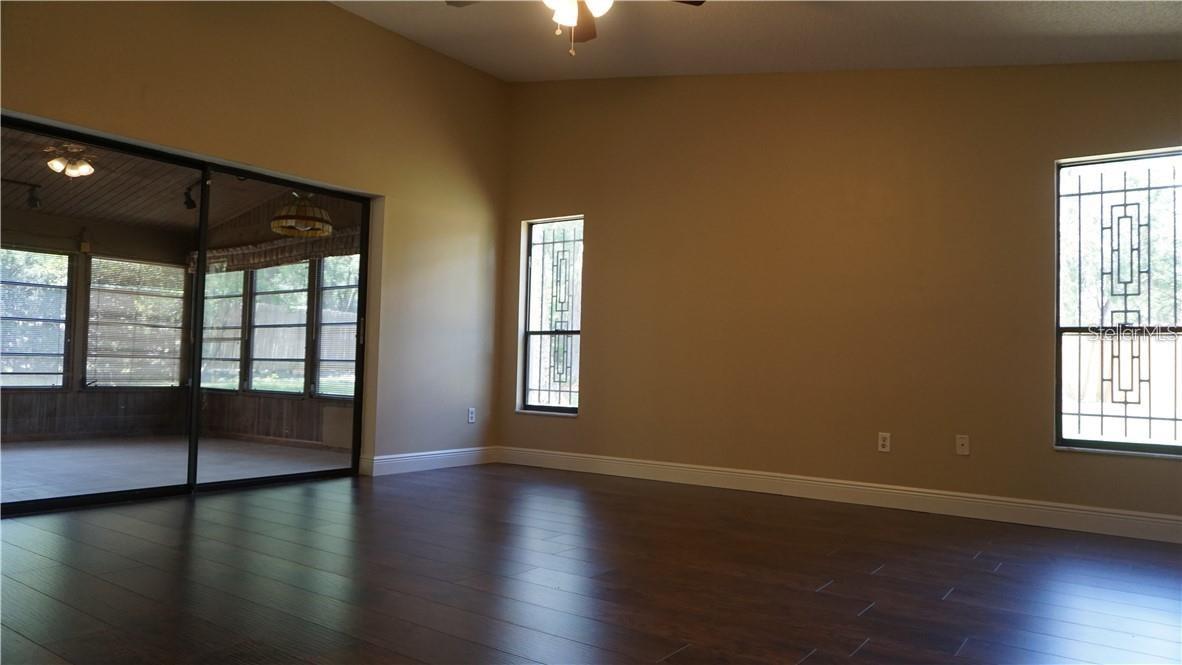 Image 9 of 11 For 1085 Cottonwood Court