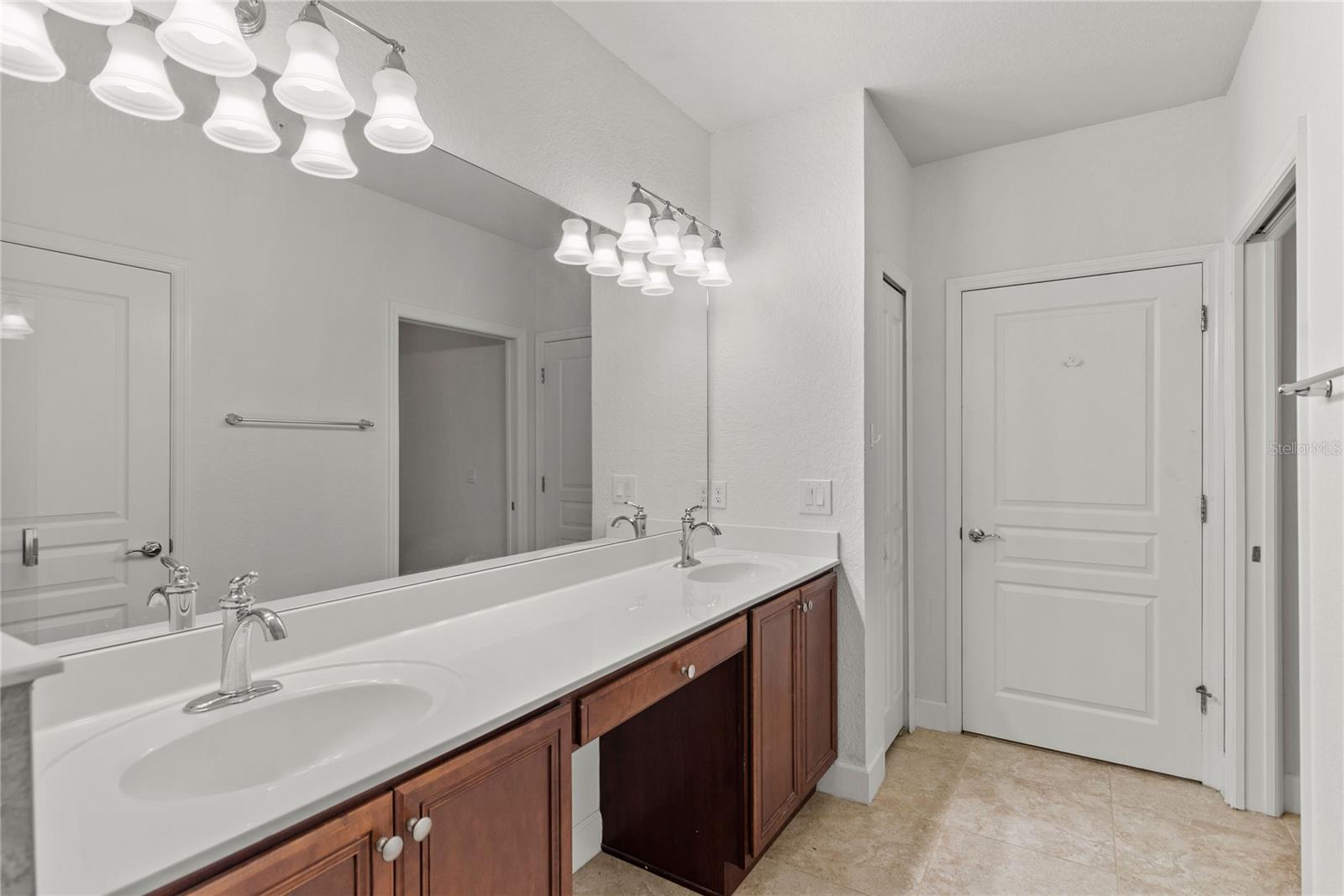 Image 21 of 68 For 8362 Bella Tierra Court