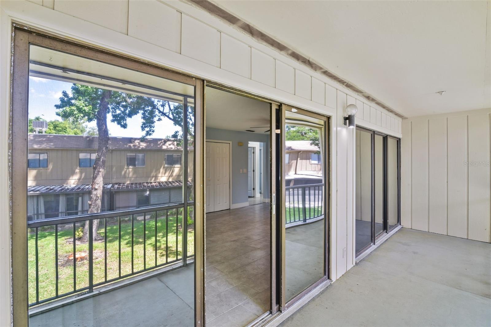 Image 21 of 34 For 429 Sheoah Boulevard 12