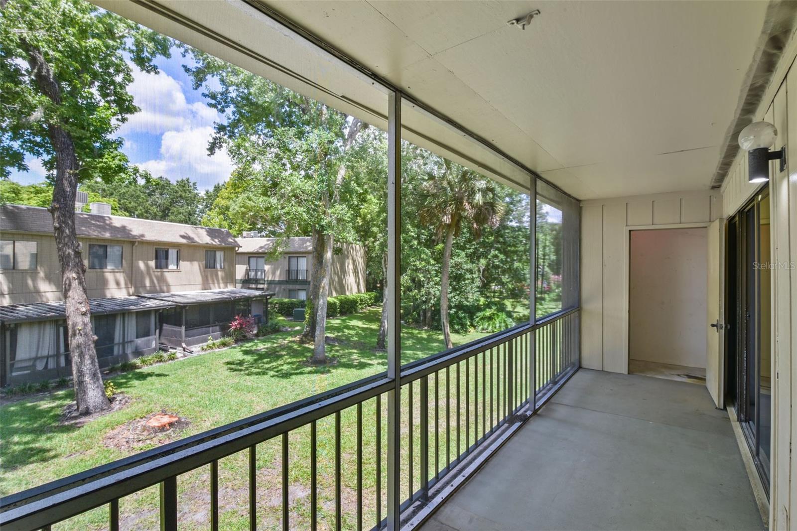 Image 23 of 34 For 429 Sheoah Boulevard 12