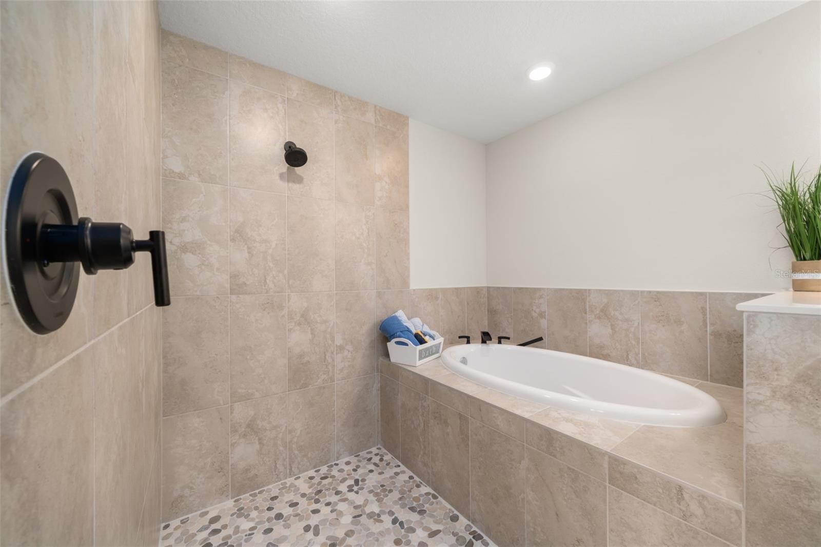 Image 32 of 59 For 8022 Sun N Lake Boulevard