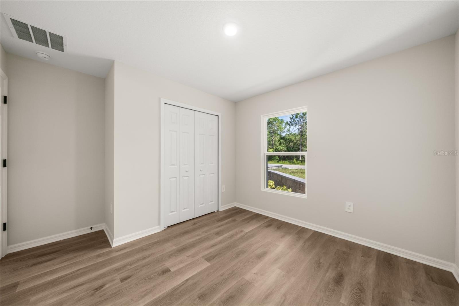 Image 35 of 59 For 8022 Sun N Lake Boulevard