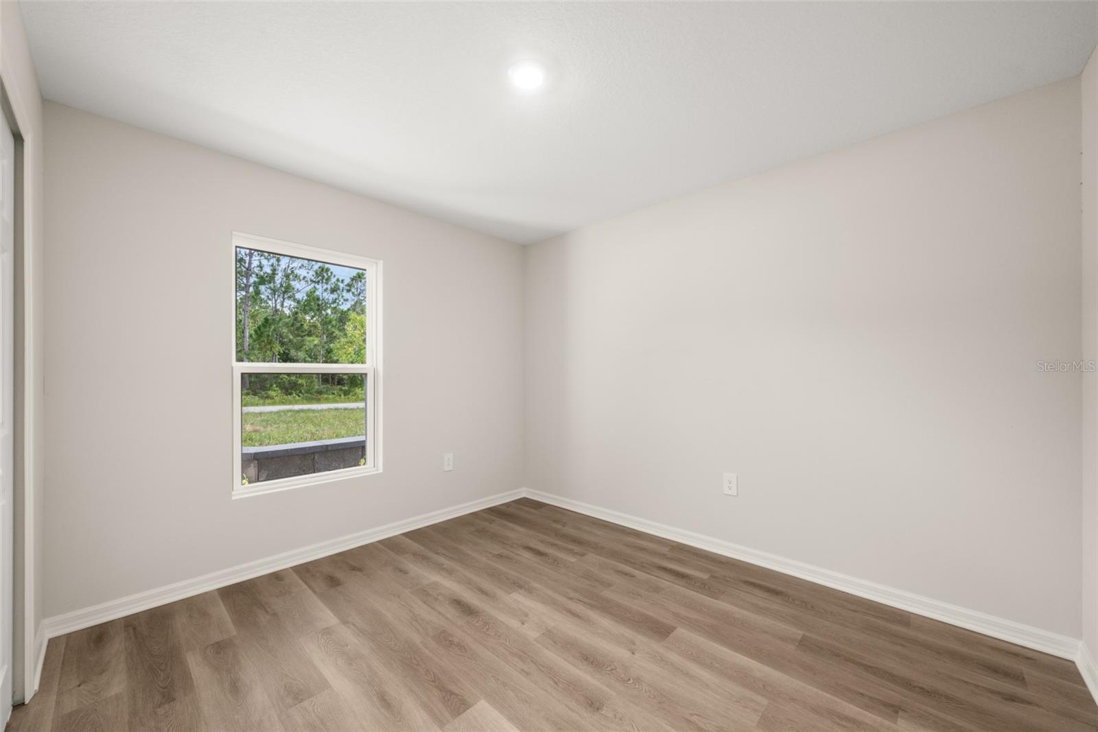 Image 38 of 59 For 8022 Sun N Lake Boulevard