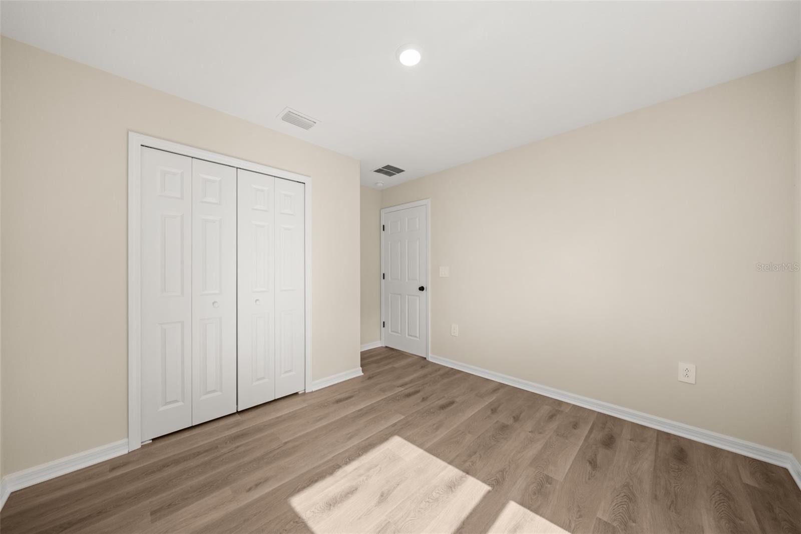 Image 41 of 59 For 8022 Sun N Lake Boulevard