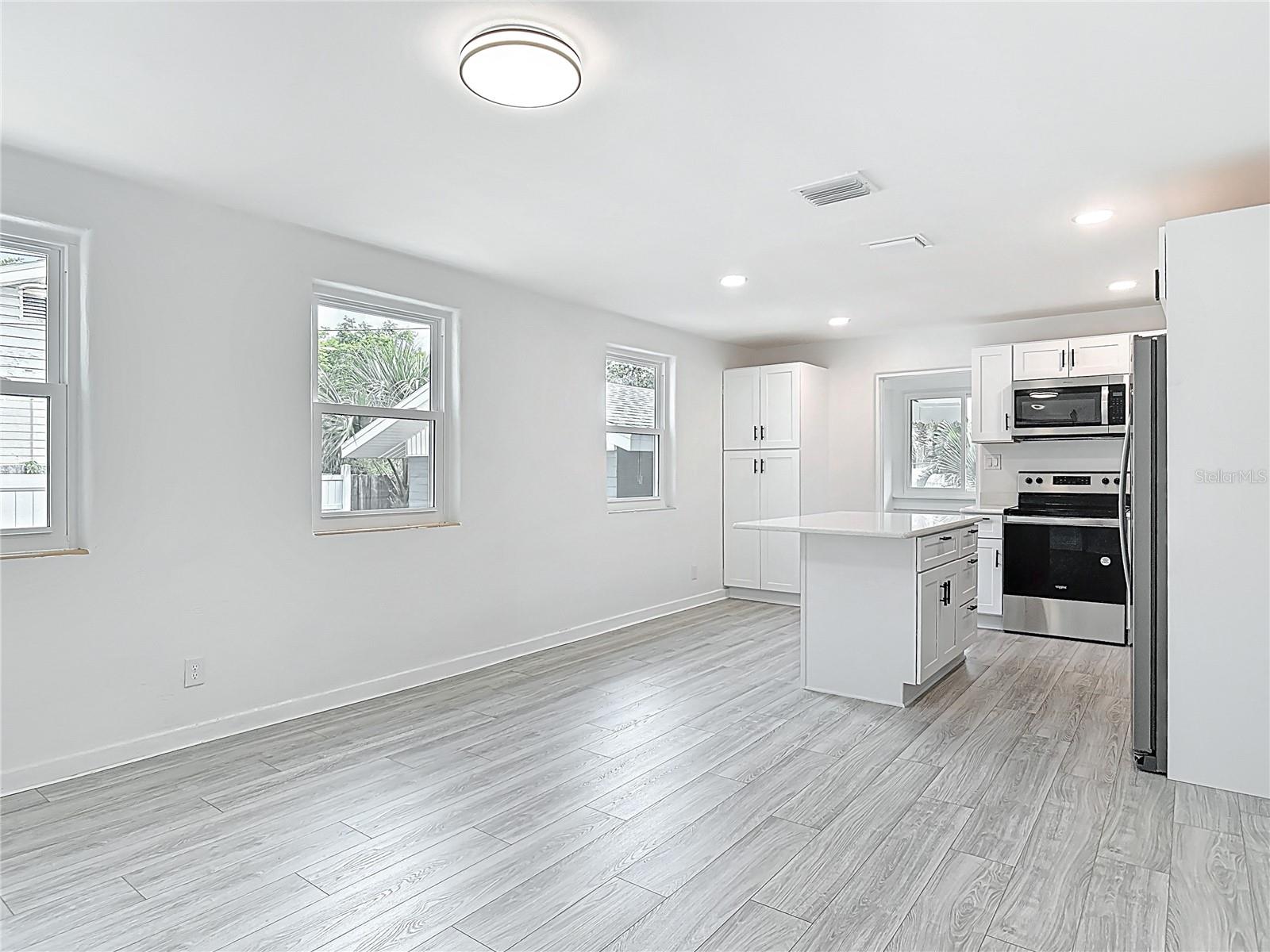 Image 6 of 41 For 151 Ridgewood Avenue