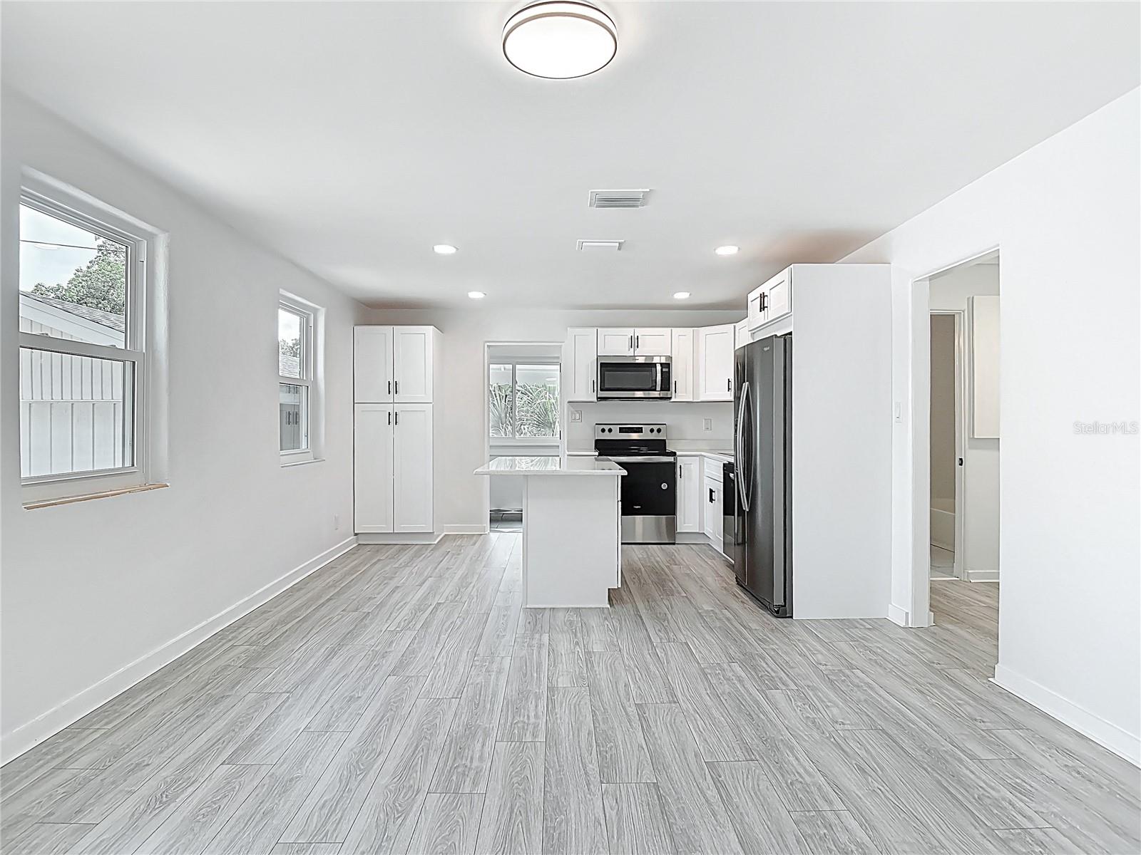 Image 7 of 41 For 151 Ridgewood Avenue