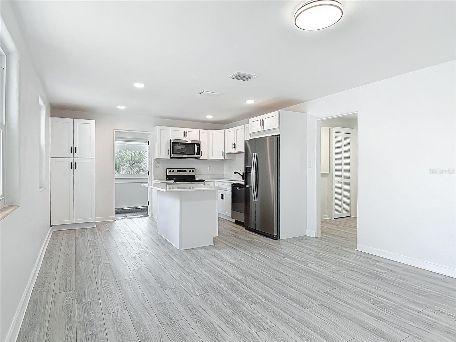 Image 8 of 41 For 151 Ridgewood Avenue