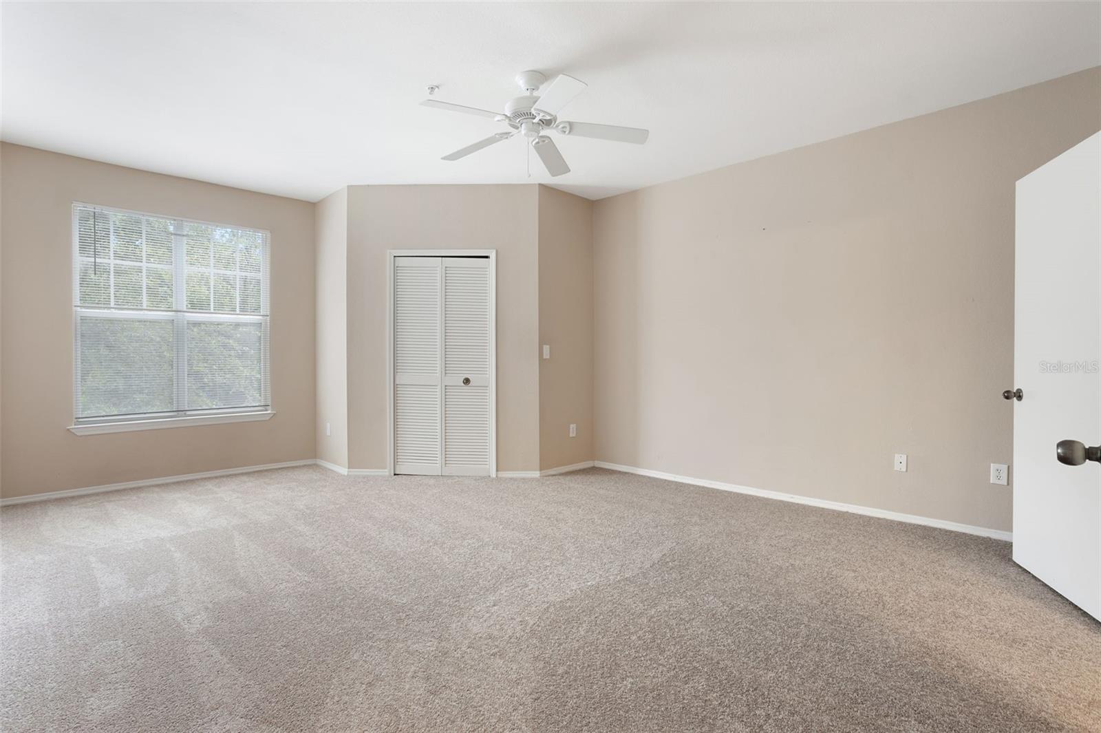 Image 12 of 32 For 408 Summit Ridge Pl  210