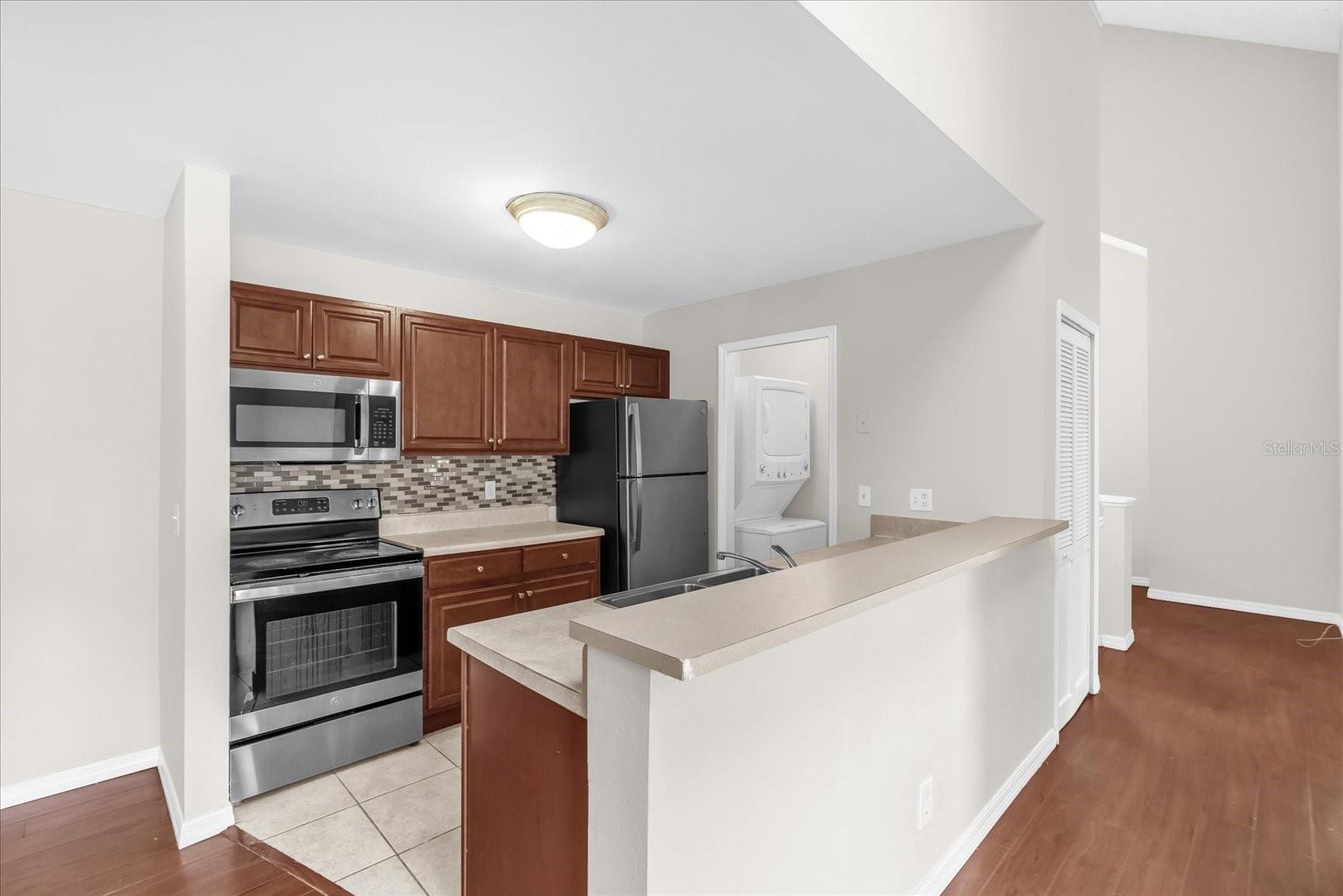 Image 5 of 22 For 6040 Westgate Drive 202