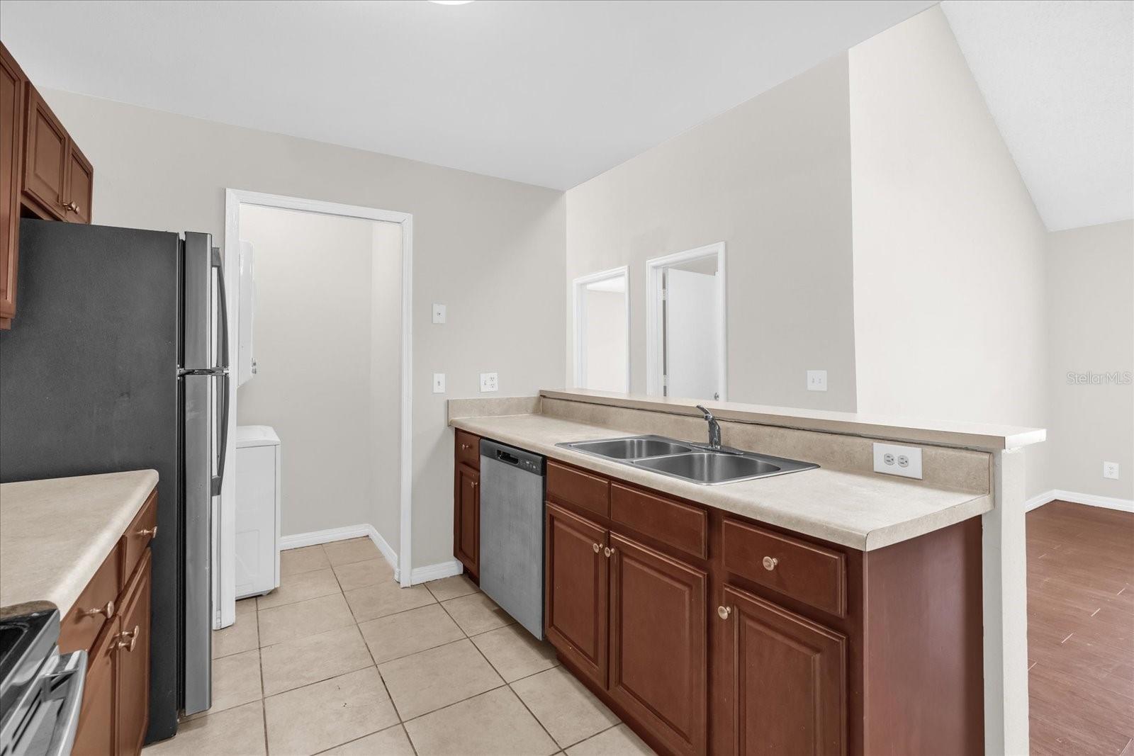 Image 6 of 22 For 6040 Westgate Drive 202
