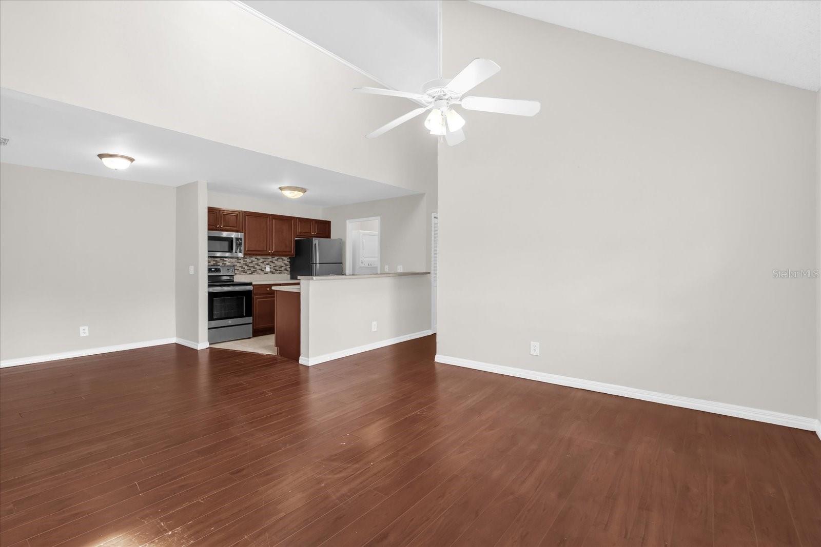 Image 8 of 22 For 6040 Westgate Drive 202