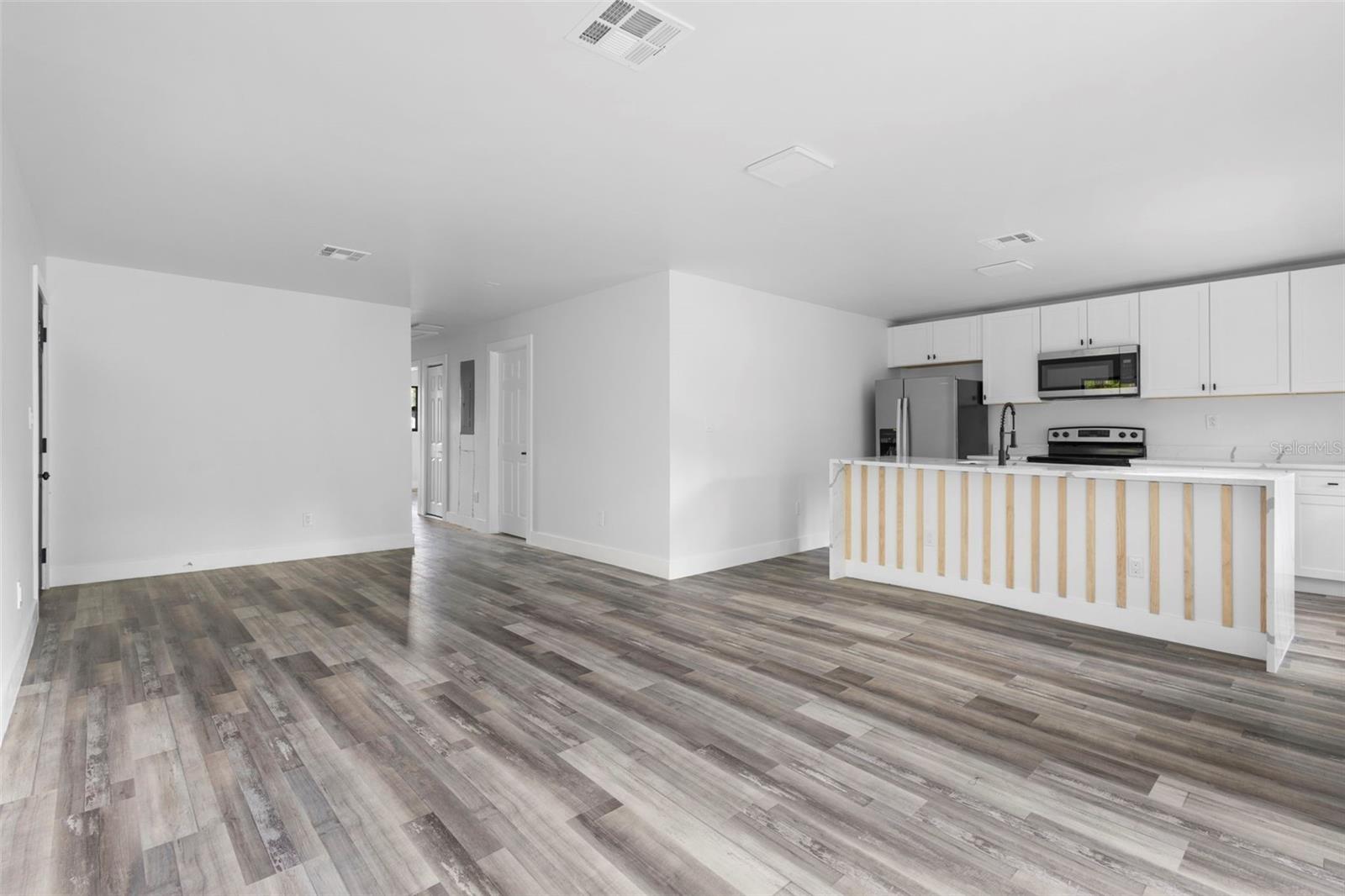 Image 2 of 37 For 4165 Peppertree Street