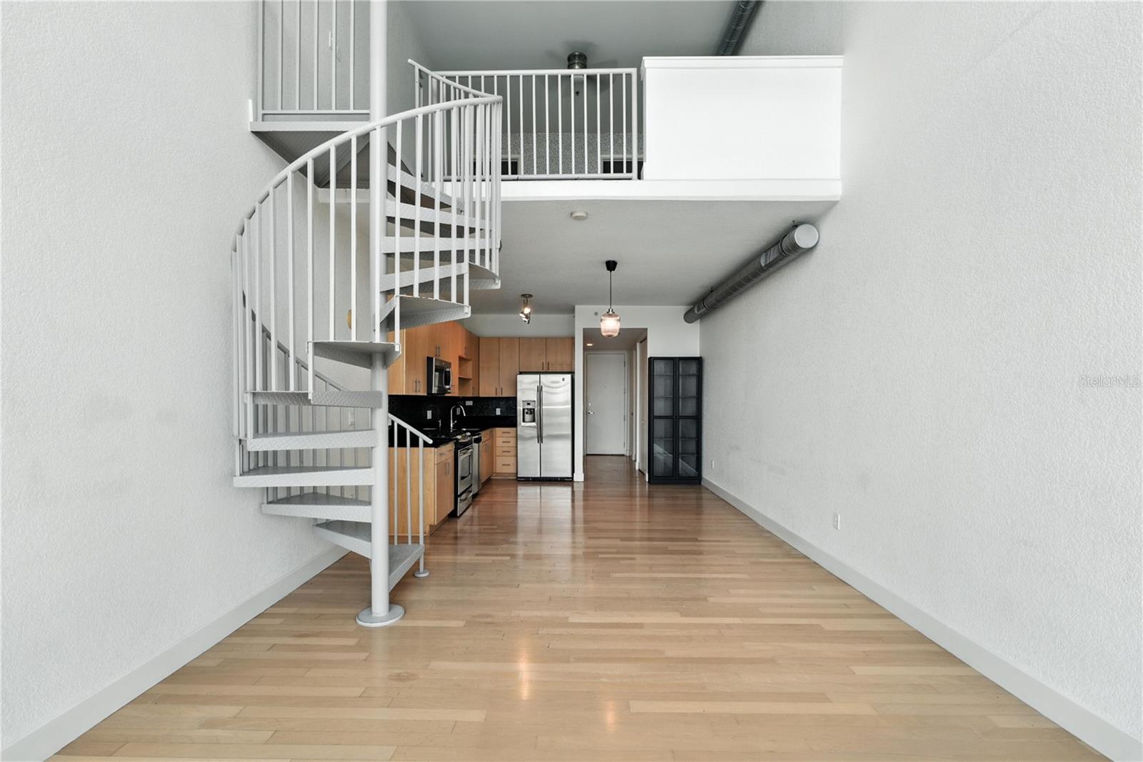Image 18 of 51 For 150 Robinson Street 1411