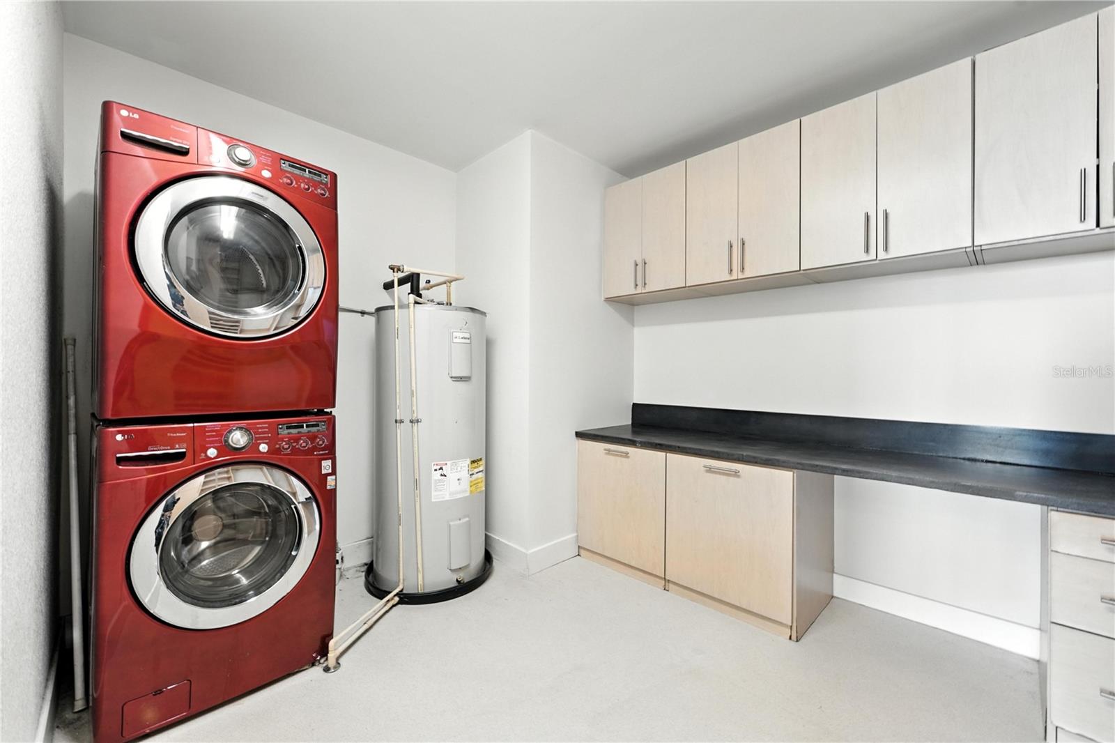Image 19 of 51 For 150 Robinson Street 1411