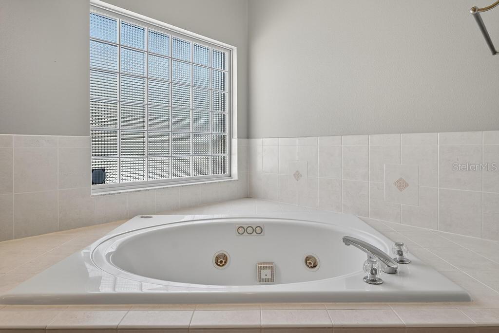 Image 36 of 62 For 908 Hilly Bend Drive