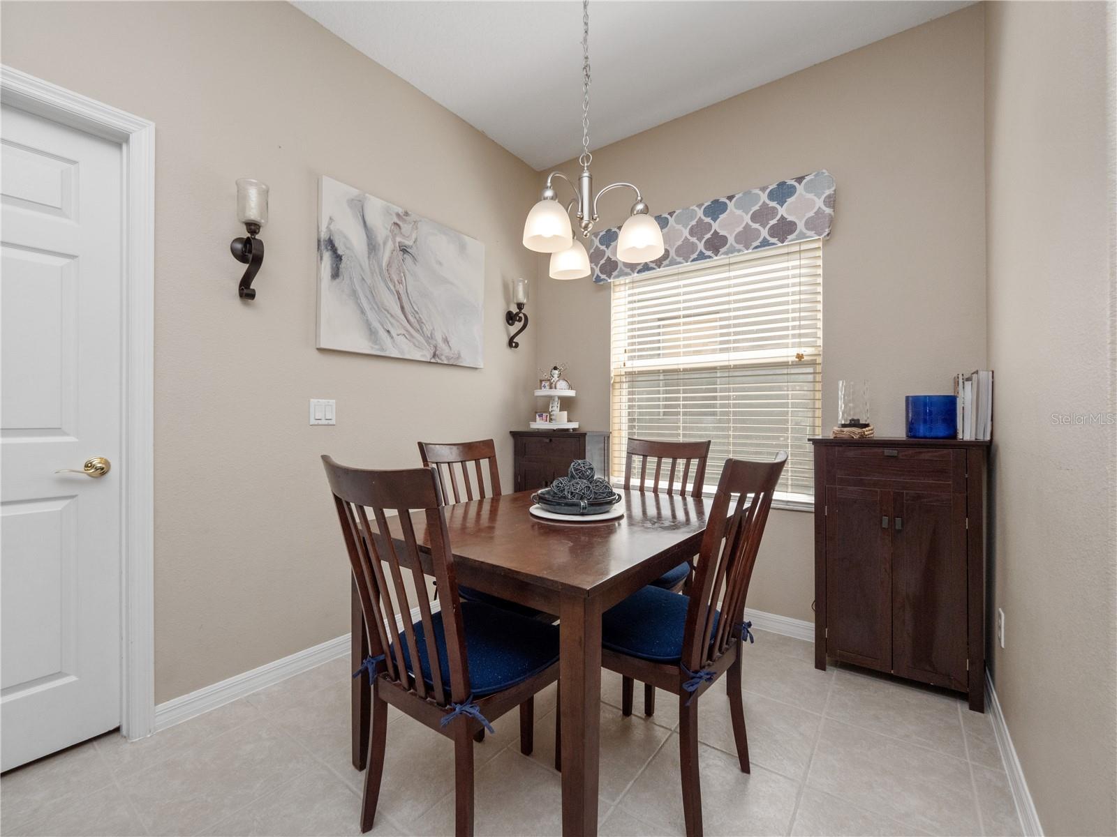 Image 18 of 49 For 2454 Black Lake Boulevard