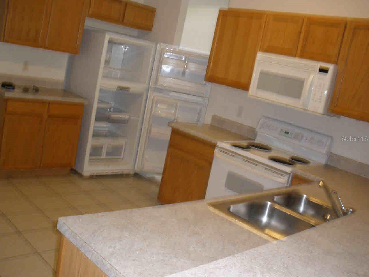 Image 3 of 13 For 3930 Andover Cay Boulevard