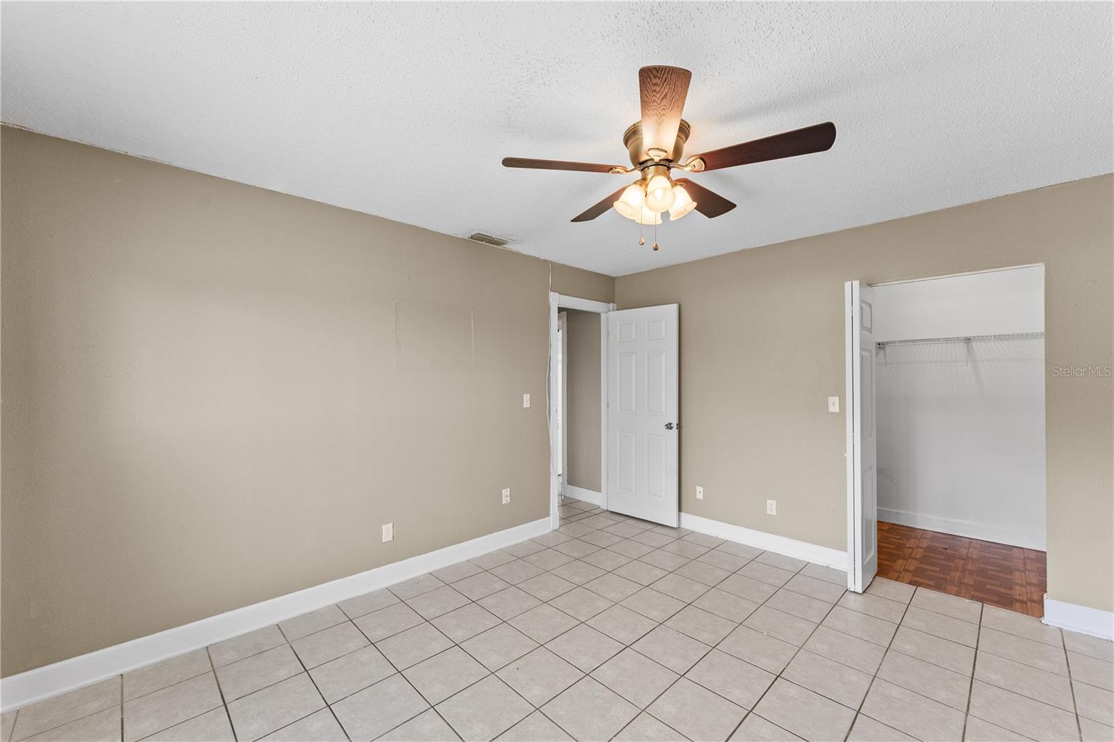Image 13 of 21 For 752 Maderia Court